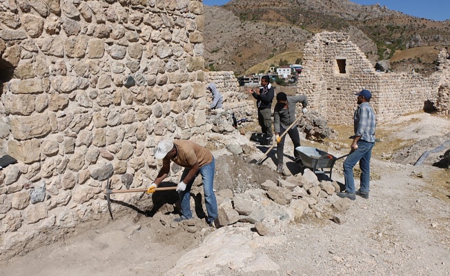 Kahta Kalesi'nde kazı çalışmaları başladı